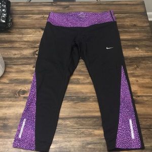 Size M women’s Nike running capris